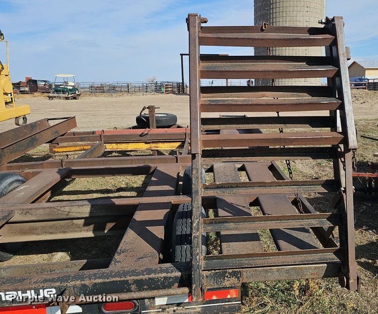 image for item DK0723 1998 Donahue EXS-150 swather / windrower trailer
