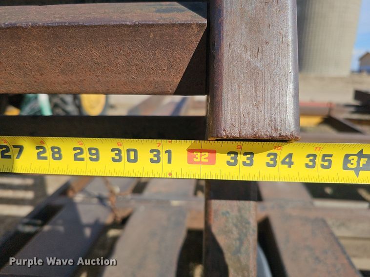 image for item DK0723 1998 Donahue EXS-150 swather / windrower trailer