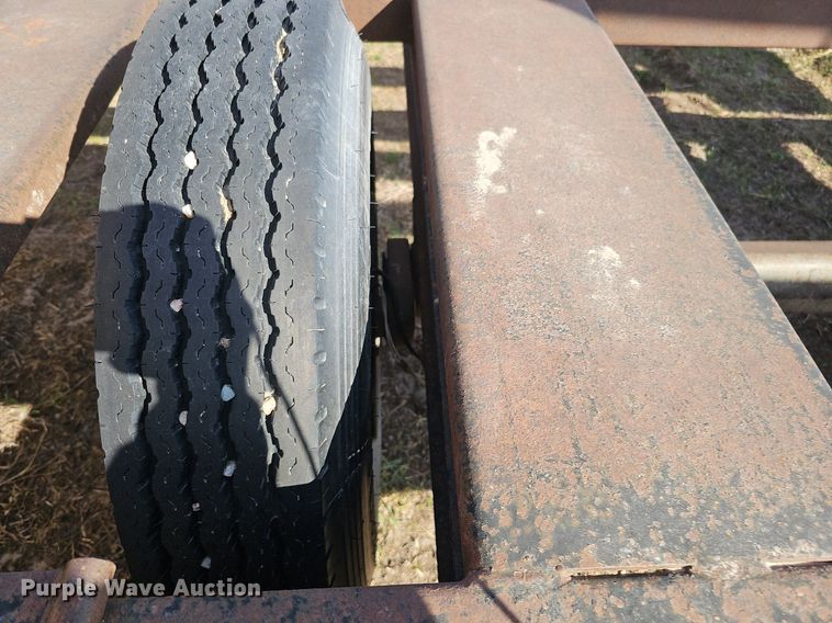 image for item DK0723 1998 Donahue EXS-150 swather / windrower trailer