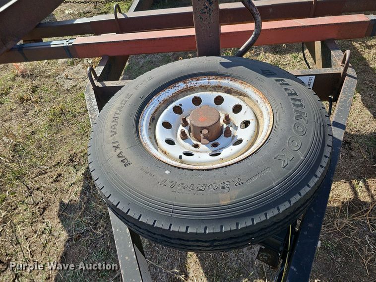 image for item DK0723 1998 Donahue EXS-150 swather / windrower trailer