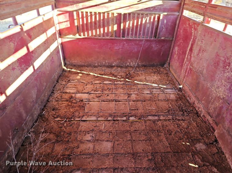 image for item DN7223 1994 Coose Trailers  livestock trailer