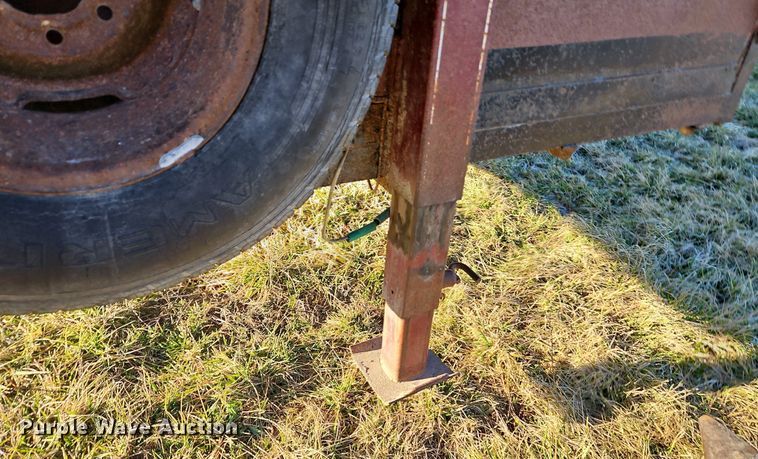 image for item DN7223 1994 Coose Trailers  livestock trailer