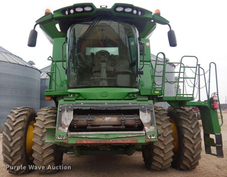 image for item DP2665 2017 John Deere S680S RWA combine