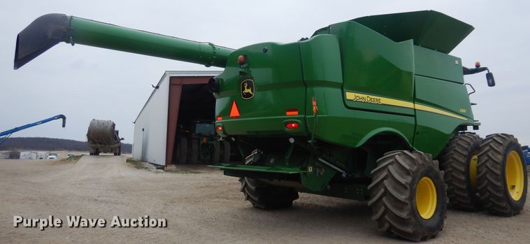 image for item DP2665 2017 John Deere S680S RWA combine