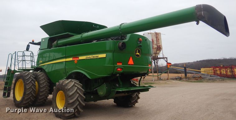 image for item DP2665 2017 John Deere S680S RWA combine