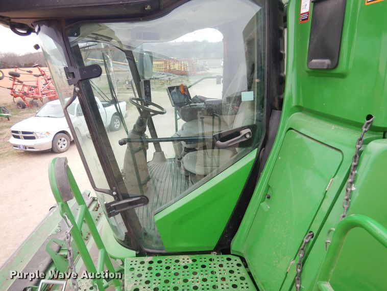 image for item DP2665 2017 John Deere S680S RWA combine