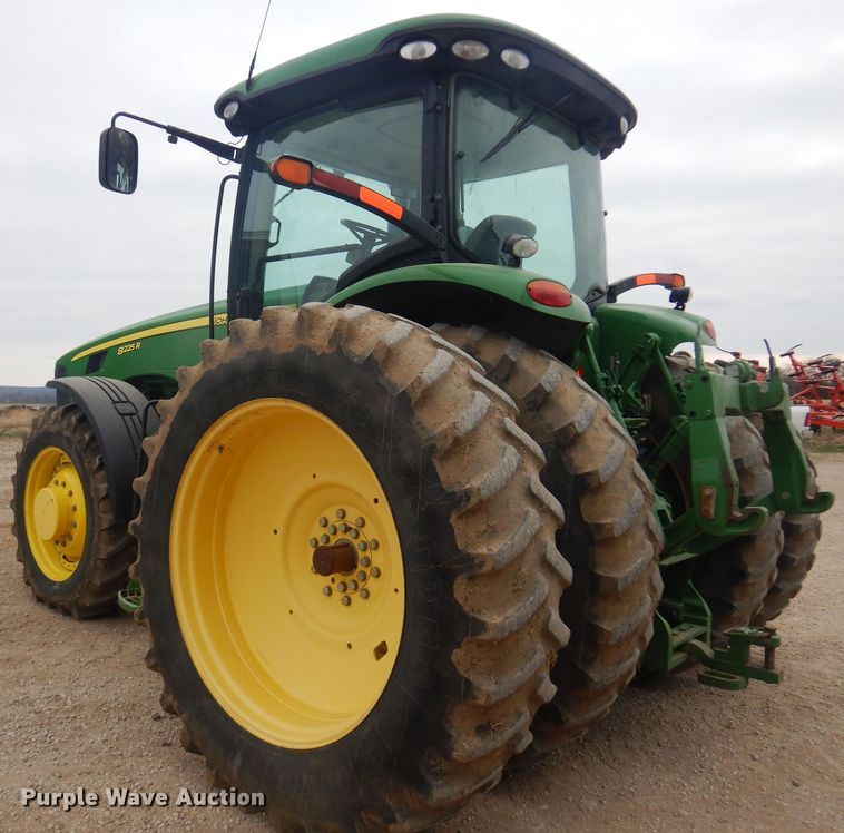 image for item DP2666 2010 John Deere 8225R MFWD tractor