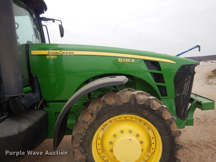 image for item DP2666 2010 John Deere 8225R MFWD tractor