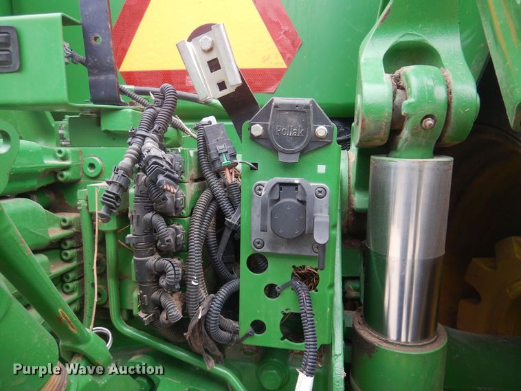 image for item DP2666 2010 John Deere 8225R MFWD tractor