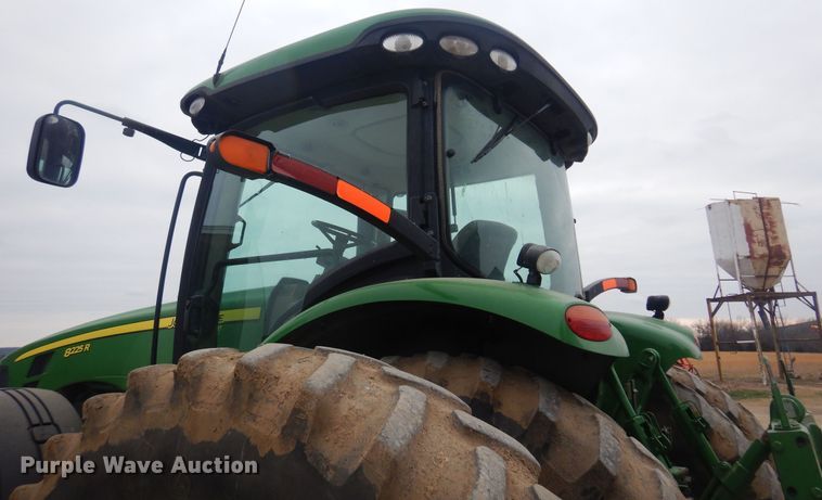 image for item DP2666 2010 John Deere 8225R MFWD tractor