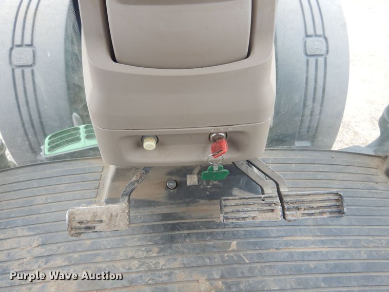 image for item DP2666 2010 John Deere 8225R MFWD tractor