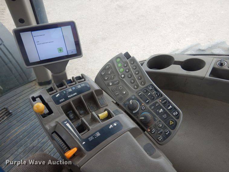 image for item DP2666 2010 John Deere 8225R MFWD tractor