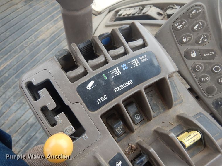 image for item DP2666 2010 John Deere 8225R MFWD tractor