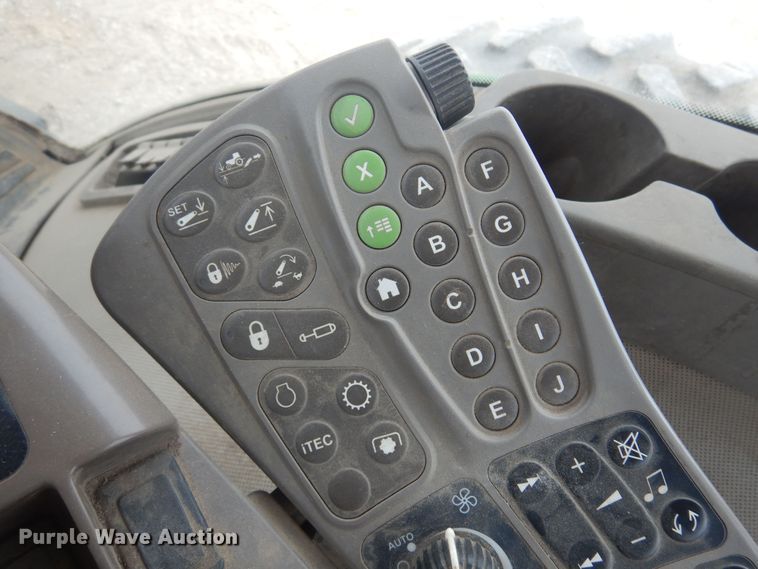 image for item DP2666 2010 John Deere 8225R MFWD tractor