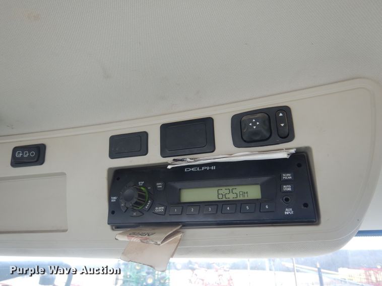 image for item DP2666 2010 John Deere 8225R MFWD tractor