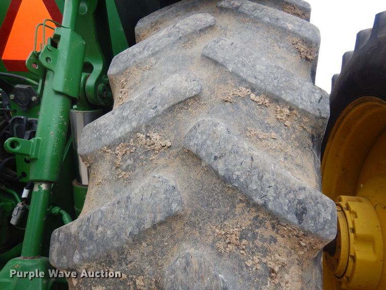 image for item DP2666 2010 John Deere 8225R MFWD tractor