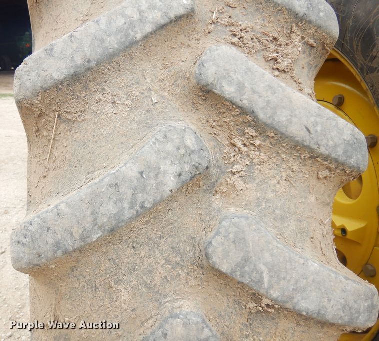 image for item DP2666 2010 John Deere 8225R MFWD tractor