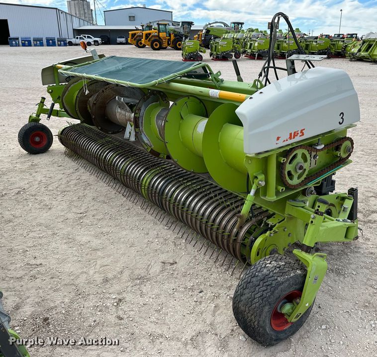 image for item DQ1551 2015 Claas 380 I35 pickup head