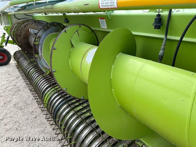 image for item DQ1551 2015 Claas 380 I35 pickup head