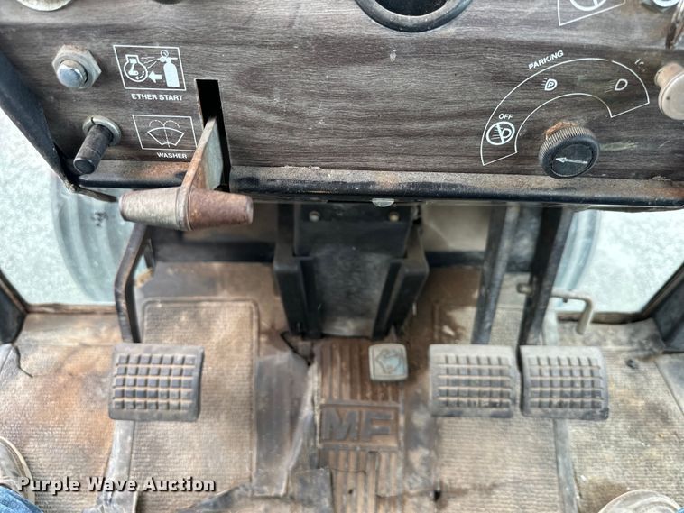 image for item DQ6361 Massey Ferguson 2675 tractor