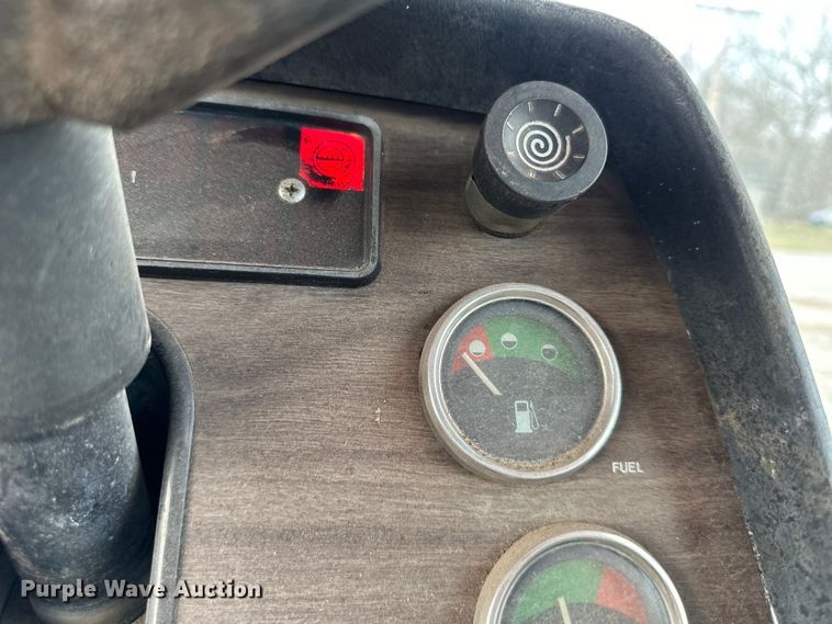 image for item DQ6361 Massey Ferguson 2675 tractor