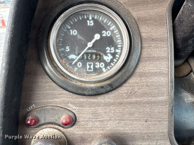 image for item DQ6361 Massey Ferguson 2675 tractor