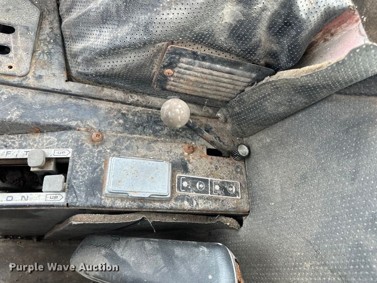 image for item DQ6361 Massey Ferguson 2675 tractor