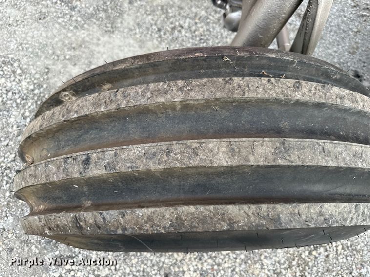 image for item DQ6361 Massey Ferguson 2675 tractor