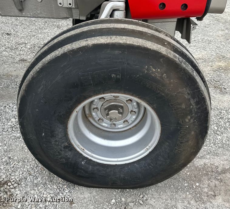 image for item DQ6361 Massey Ferguson 2675 tractor