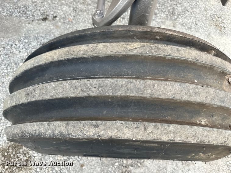 image for item DQ6361 Massey Ferguson 2675 tractor