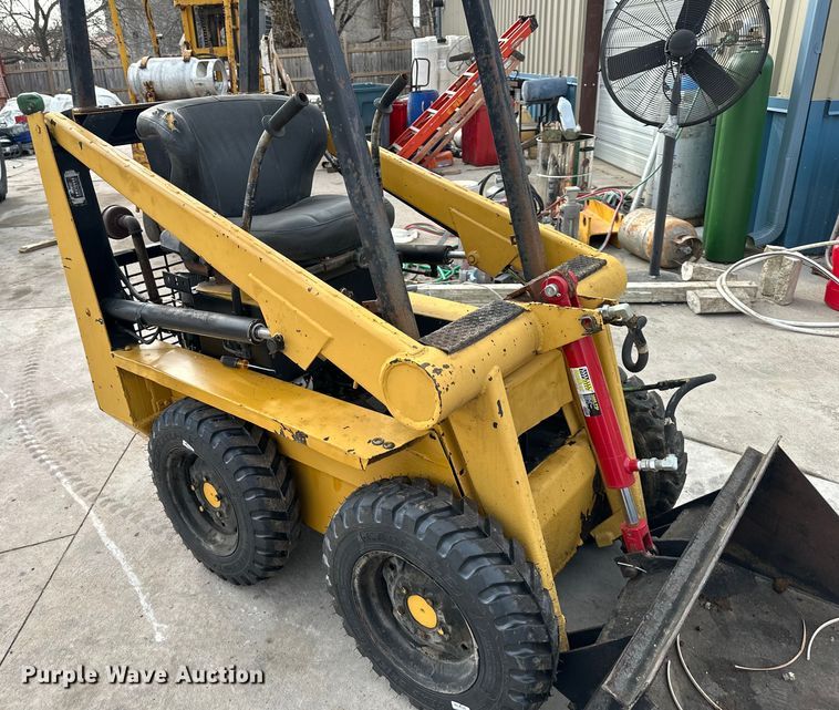 image for item DQ6365 Owatonna 310 skid steer loader