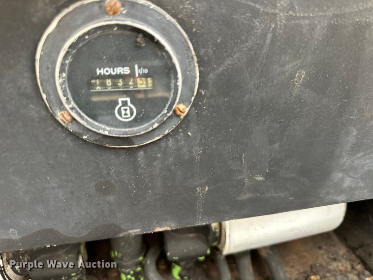 image for item DQ6365 Owatonna 310 skid steer loader