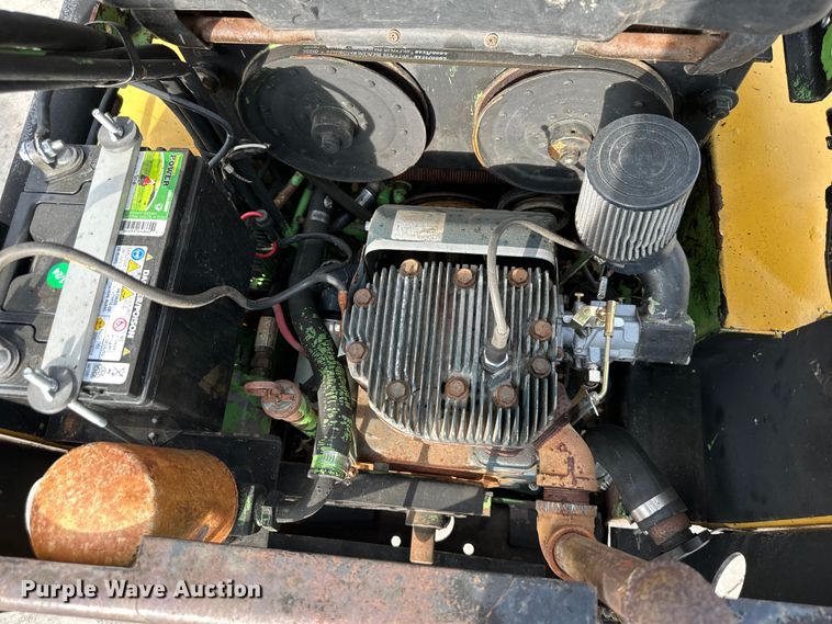 image for item DQ6365 Owatonna 310 skid steer loader