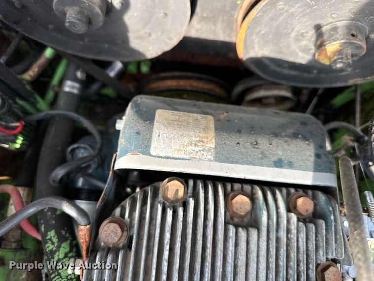 image for item DQ6365 Owatonna 310 skid steer loader