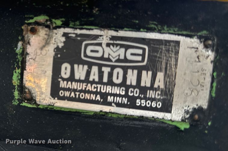 image for item DQ6365 Owatonna 310 skid steer loader