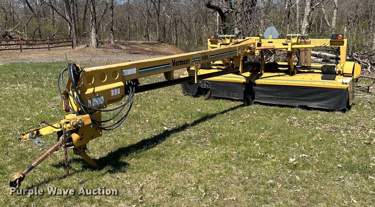 image for item DQ6429 Vermeer MC1030 disc mower