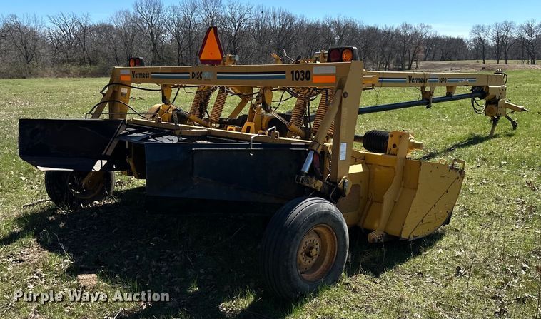 image for item DQ6429 Vermeer MC1030 disc mower