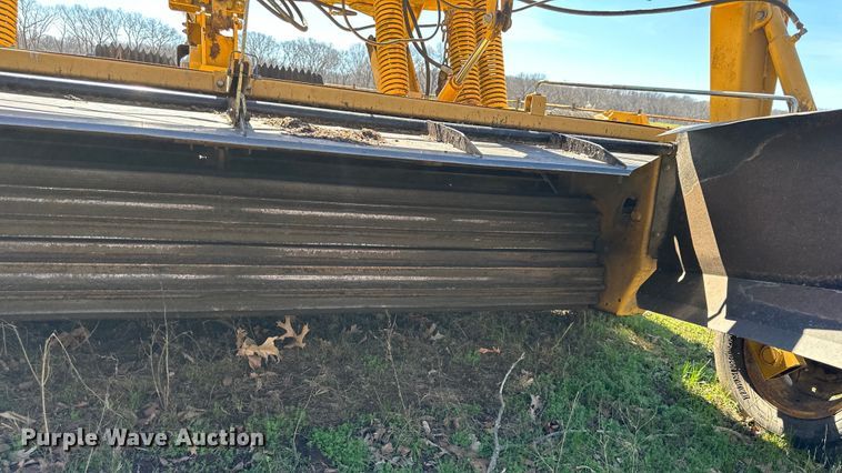 image for item DQ6429 Vermeer MC1030 disc mower