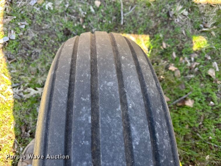 image for item DQ6429 Vermeer MC1030 disc mower