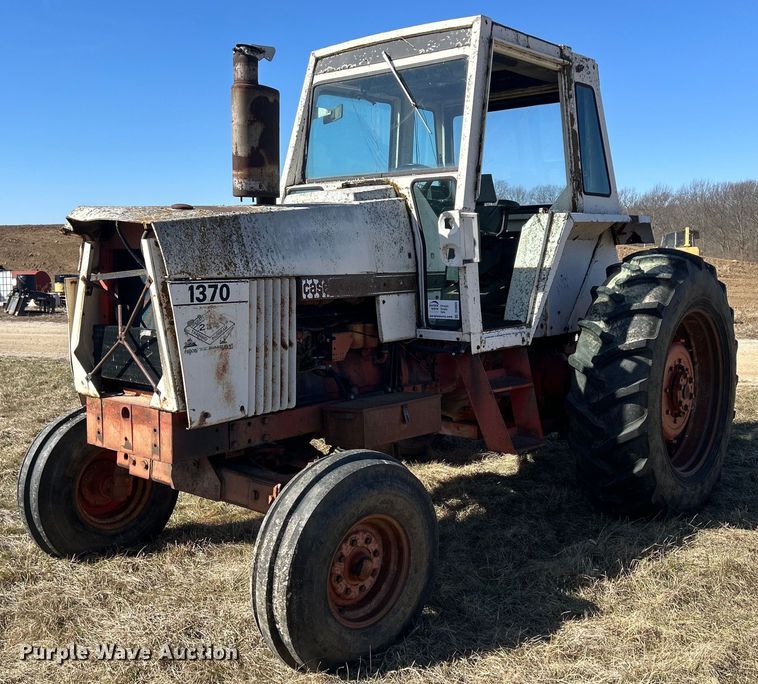 image for item DS0835 Case 1370 tractor