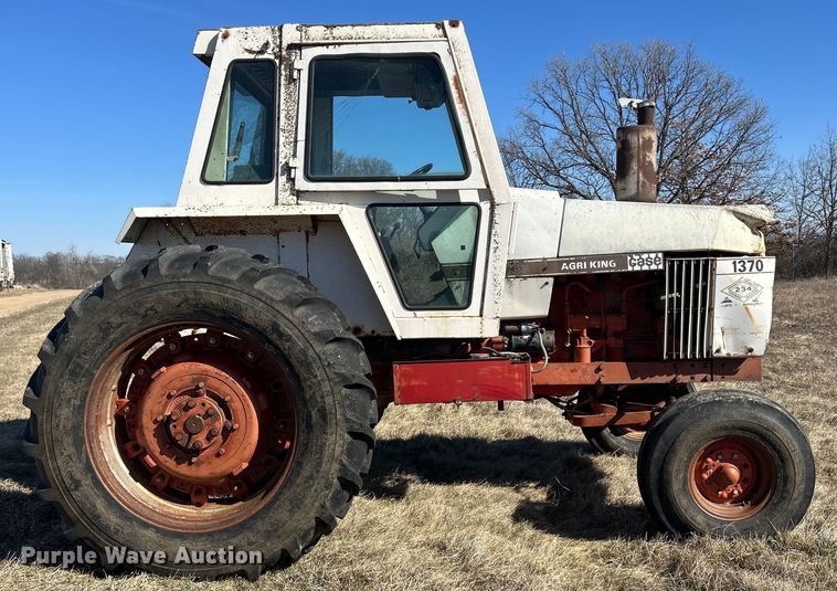 image for item DS0835 Case 1370 tractor