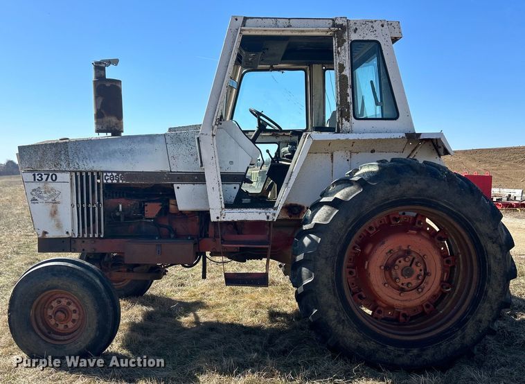 image for item DS0835 Case 1370 tractor