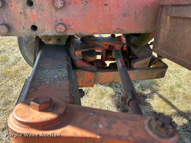 image for item DS0835 Case 1370 tractor