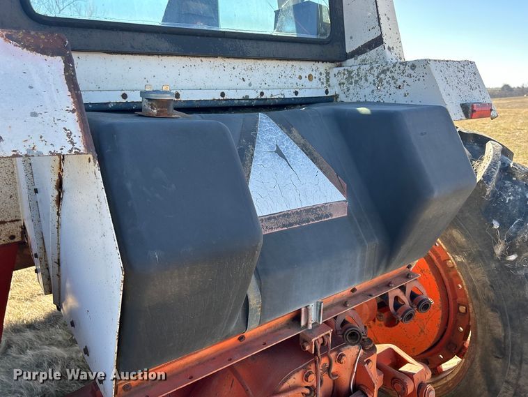 image for item DS0835 Case 1370 tractor