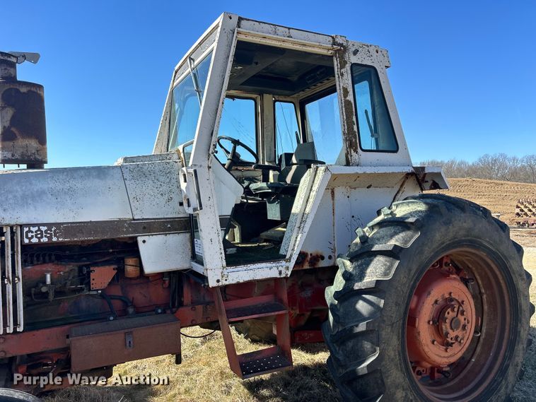 image for item DS0835 Case 1370 tractor