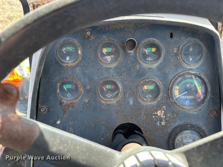 image for item DS0835 Case 1370 tractor