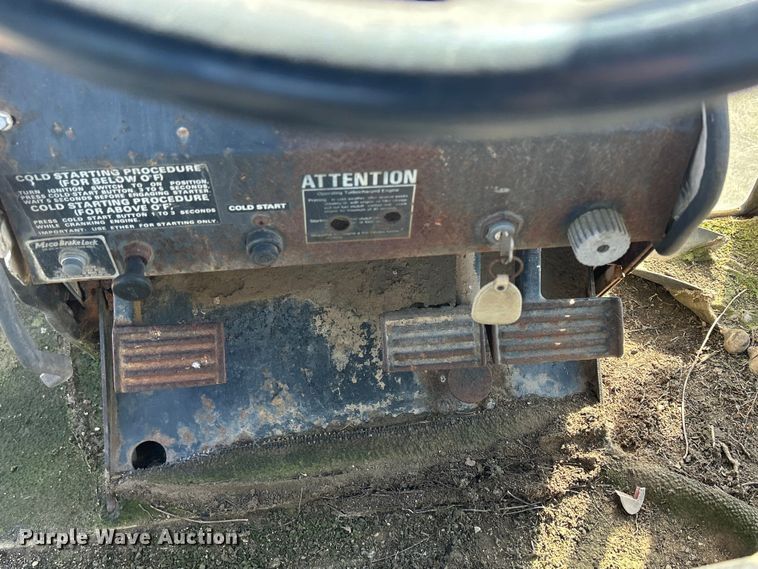 image for item DS0835 Case 1370 tractor