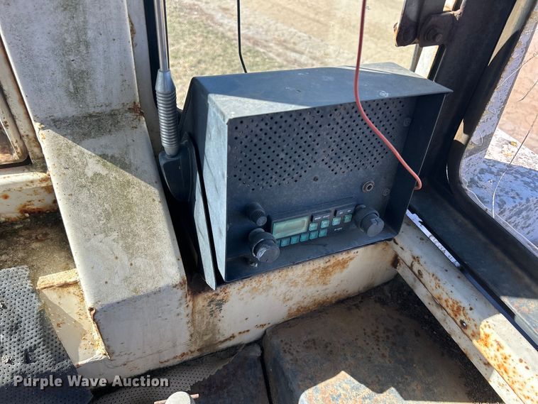 image for item DS0835 Case 1370 tractor