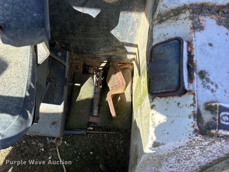 image for item DS0835 Case 1370 tractor