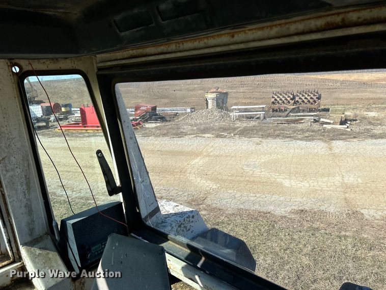 image for item DS0835 Case 1370 tractor